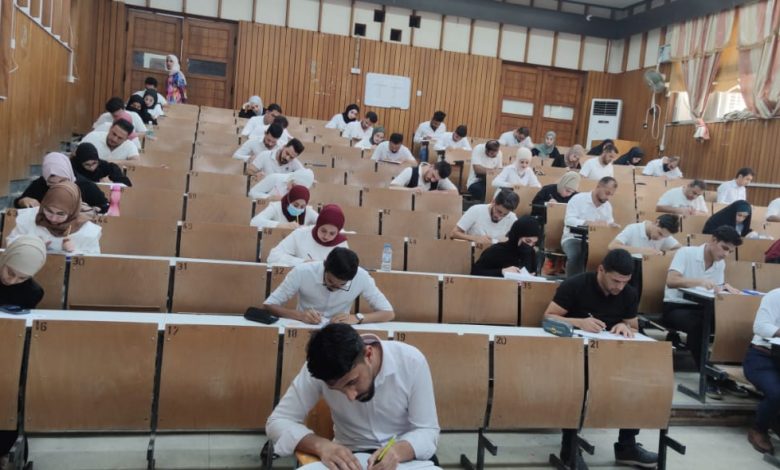 صورة جامعة البصرة تستمر بمتابعة الامتحانات النهائية لطلبتها