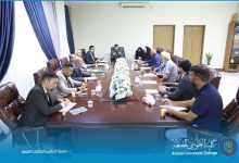 صورة مجلس الكلية يعقد جلسته الإعتيادية برئاسة السيد عميد الكلية وحضور السادة الأعضاء.