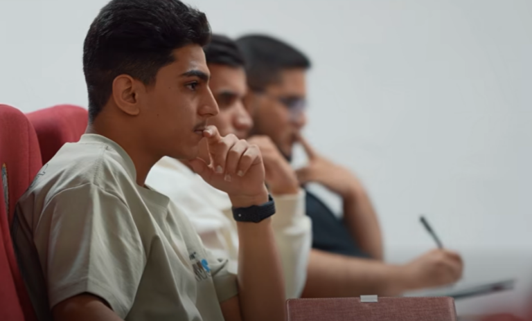 من أول سطر كود تبدأ الحكاية, جامعة التراث تطلق رحلة الطلبة في عالم البرمجة بلغة (++C)