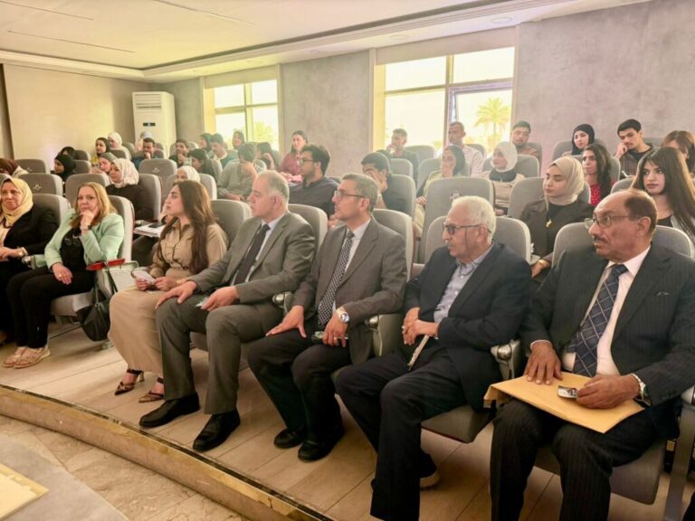 رئاسة جامعة التراث تقود حواراً علمياً في كلية التربية وتعزّز البحث التطبيقي في قضايا التوحد وفرط الحركة